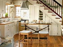 Encontre as melhores ideias e inspirações para casa. Cuisine Design Sous L Escalier A Voir Design Feria