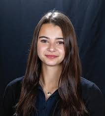 Amanda Flom's Instagram, Twitter & Facebook