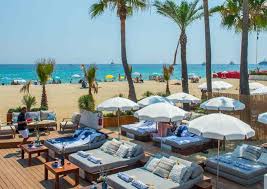 The beach at your doorstep, meaning no beach gear transport, and giving your kids the freedom to roam around. Plages Privees Ramatuelle Pampelonne 83 Var