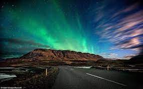 ف لا أ ق س م ب الش ف ق و الل ي ل و م ا و س ق و ال ق م ر إ ذ ا ات س ق صورة حقيق northern lights see the northern lights northern lights iceland