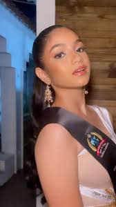 Solo un poco para iniciar , @queenofthecontinentsrd , @_dahianatorres_ ,  #peteradriancouture mini dress en otros formatos. , @raymermedina_ ,  @duglismakeup