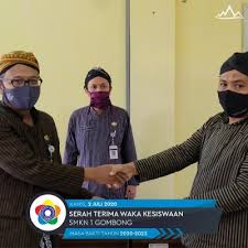 Melaksanakan bimbingan,pengarahan dan pengendalaian kegiatan siswa /osis dalam rangka. Serah Terima Tugas Wakil Kepala Sekolah Baru