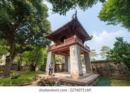 Quoc Tu Photos, Images & Pictures