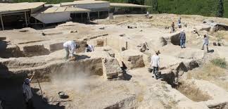 Battalgazi belediye başkanı osman güder, anadolu'nun en eski şehir devletinin kurulduğu arslantepe höyüğü'nün unesco dünya kültür mirası kalıcı listesi'ne girmesi kararını değerlendirdi. Malatya Aslantepe Haberi Arkeolojik Haber Arkeoloji Haber Arkeoloji Haberleri