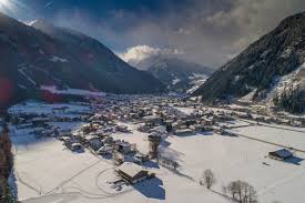 It is located approximately an hour from the tyrolean capital city of innsbruck. Appartements In Mayrhofen Im Zillertal In Tirol
