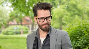 Med omkring 100 permanenta och tillfälliga. Alexander Ekman 4 Augusti 2015 Sommar Vinter I P1 Sveriges Radio