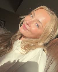 Kayla Carroll's Instagram, Twitter & Facebook