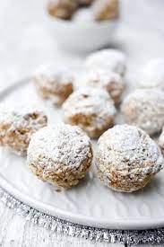gesunde zimtkugeln mit datteln und mandeln fur den platzchenteller rezept kekse backen rezept mandeln rezept kekse