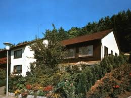 Auch über aktuelle angebote an sonstigen immobilien können sie sich informieren. Ferienwohnung Ferienhaus Blumenhain Bad Wunnenberg Firma Ferienhaus Blumenhain Frau Christa Werne