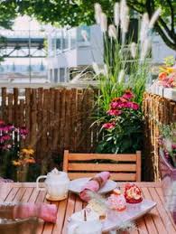 Die Goldenen Seiten Des Herbstes With Images Table Decorations Decor Plants