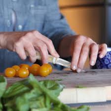 Here are 20+ of my best easy and inexpensive meal ideas for large groups.these group dinner ideas have fed many mouths and i hope they can make hosting groups of people in your home as easy as possible. 10 Easy Steps To Host A Dinner Party And Talk About God Susie Davis