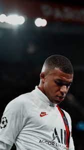 Für die mobile fassung seines neuen betriebssystems windows 10 liefert microsoft speziell angepasste hintergrundbilder mit. 15 Mbappe Ideen Fussball Fussballbilder Fussballspieler