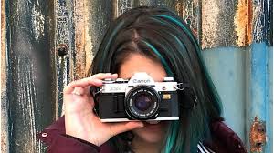 În cadrul procesului de socializare, de maturizare biologică şi socială, omul îşi modelează personalitatea prin învăţarea şi interiorizarea complexului. Lumea La 17 Ani Un Interviu Cu Ada Zaharia Emilia Chebac