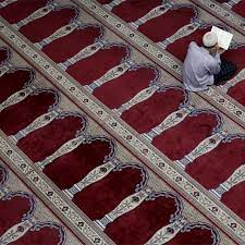 Der zugrunde liegende arabische begriff masdschid bedeutet „ort der niederwerfung (zum gebet), kultstätte. Muslim Teppich Teppiche Gebet Moschee Teppich Rolle Teppich Moschee Buy Teppich Moschee Teppich Moschee Teppich Moschee Product On Alibaba Com