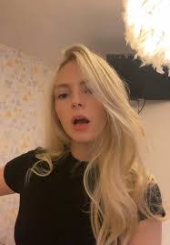 Holly Benefield's Instagram, Twitter & Facebook