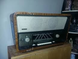 Localnicii au putut admira aparate de radio vechi de câteva decenii. Aparat Radio Enescu Aparat Radio Vechi Pe Lampi De Colectie Masiv Radio Pe Lampi Okazii Ro