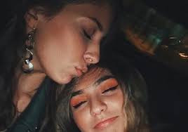 Annaleve annalise keating & eve rothlow. A Amizade De Sara Carreira E Barbara Bandeira E As Loucuras Nas Festas Flashes Flash