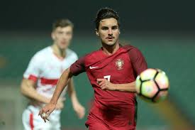 Stephen eustáquio scored on a beautiful free. Stephen Eustaquio O Miudo Que So Sabe Jogar Bem Lateral Esquerdo