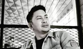 Ronnie Sianturi Rilis Kembali Lagu Bintang Keabadian