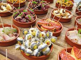 De plus en plus appréciés en france, où des bars spécialisés ouvrent dans toutes les grandes villes, les voici une recette régionale de tapas espagnols, mêlant produits de la terre et de la mer. Epingle Par Marleen Fabry Sur Party Spain An Mexican Theme Tapas Espagnoles Recettes De Cuisine Cuisine Espagnole