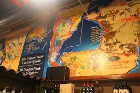 O nosso país pode ser dividido num mapa de 11 regiões geográficas de portugal continental (ou províncias portuguesas) e ainda sub. Mapa Mundi Das Regioes De Vinho Desenhado Na Parede Do Restaurante Picture Of Jardim De Portugal Miami Tripadvisor