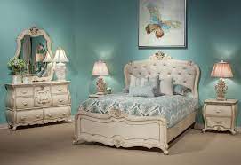 The lavelle collection from aico by michael amini furniture is heavily influenced by classic french design with a hint of royal elegance. Lavelle Cottage 5 Pc Bedroom Set Blanc By Michael Amini American Traditional Bedroom New York By Thebedroomsets Houzz