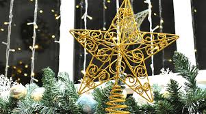 Find charming and unique angel, star, bow, lighted, snowflake, and even gnome christmas tree toppers right here. Best Christmas Tree Topper Ideas You Have To See For 2020