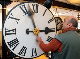 Nous vous offrons les vrais horaires de lever et de coucher de soleil sur strasbourg. Heure D Ete Ou D Hiver Il Pourrait Faire Nuit Jusqu A 10h Du Matin A Brest Page 405953 Euractiv Fr