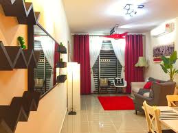 Saya menyukai tema rumah yang sederhana dan banyak menggunakan unsur natural seperti kayu dan rotan. Minat Lelaki Ini Terhadap Produk Ikea Diterjemahkan Di Ruang Tamu Dan Ruang Makan Rumahnya