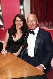 Jeffrey preston «jeff» bezos фамилия при рождении — йоргенсен; Eshe Bolshe Deneg Byvshaya Zhena Dzheffa Bezosa Makkenzi Stala Samoj Bogatoj Amerikankoj Hello Russia