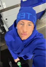 Kiss Kiss Full Video Russian