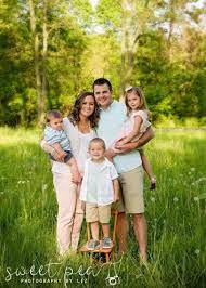 Family Of Five Pictures Mint And Blush Pink Outfits Family Portrait Outfits Summer Family Pictures Spring Family Pictures