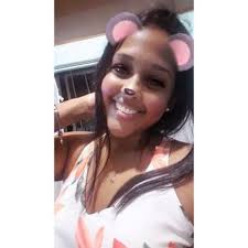 Daniela Alemán (@daniar2295)