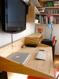 Bureau Suspendu Pour Amenager Un Home Office Qui Respire Librement Idee Bureau Bureau Suspendu Et Idees De Meubles