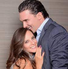 La presentadora laura acuña y su esposo, son fu3rtemente 4cusados, hoy. Las 5 Cosas Que No Sabias De Rodrigo Kling Esposo De Laura Acuna Noticias Cartagena