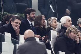 Andrea agnelli'den deniz akalın'a milyonluk jest i̇talyan kulübü juventus'un başkanı andrea agnelli, 10 yıldır evli olduğu, emma winter ile birlikteyken, eski türk manken deniz akalın ile aşk yaşamaya başlamıştı. Andrea Agnelli E Deniz Akalin Pancino Sospetto Arriva Baby Juve Foto 2 Affaritaliani It