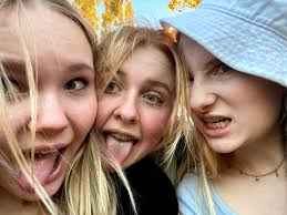 steph (@stephanie.tuck)