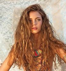 Hippie hairstyles for men have been in and out of fashion for years but due to their epic class and artistic look that they bring along, they haven't been entirely eliminated from the depths of fashion. Hippie Hairdos Novocom Top