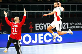 ويعتبر المنتخب التونسي الأكثر تتويجًا بلقب كأس أمم إفريقيا لكرة اليد برصيد 10 ألقاب، ويأتي خلفه منتخب الجزائر برصيد 7 ألقاب، وفي المركز الثالث منتخب مصر برصيد 6 ألقاب، وتقام مباراة تونس ومصر في نهائي بطولة إفريقيا في كرة اليد 2020 على ملعب صالة قصر. Ù…ÙˆÙ†Ø¯ÙŠØ§Ù„2021 Ù„ÙƒØ±Ø© Ø§Ù„ÙŠØ¯ Ø§Ù„Ù…Ù†ØªØ®Ø¨ Ø§Ù„Ø¬Ø²Ø§Ø¦Ø±ÙŠ ÙŠÙ†Ù‡Ø²Ù… Ø£Ù…Ø§Ù… Ù†Ø¸ÙŠØ±Ù‡ Ø§Ù„ÙØ±Ù†Ø³ÙŠ 26 29 Ø§Ù„Ø¥Ø°Ø§Ø¹Ø© Ø§Ù„Ø¬Ø²Ø§Ø¦Ø±ÙŠØ©