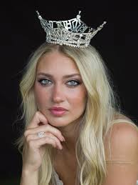 Today, I got to return to my former middle school, Wachter, to speak to  their Peer to Peer class! This is an incredible group of kids promoting  inclusivity at their school and