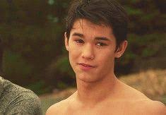 Seth Bobo's Instagram, Twitter & Facebook