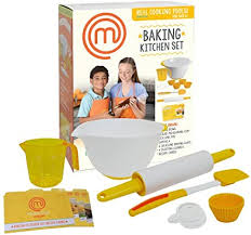 En esta página se recogen más de 200 juegos gratuitos de juegos de cocina. Amazon Com Juego De Utensilios De Cocina Para Pasteleria De 7 Piezas Masterchef Junior El Juego Incluye Instrumentos Reales De Coccion Para Ninos Y Recetas Toys Games