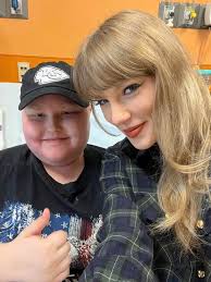 On the eve of her 35th birthday, Taylor Swift made a surprise visit to  Children's Mercy Hospital in Kansas City, fresh off her record-breaking  two-year Eras tour. 💖 📸: Swift HQ, Taylor
