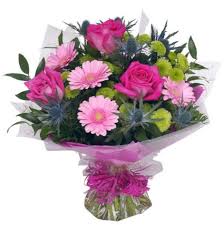 Anda tidak perlu meninggalkan keselesaan rumah anda sendiri untuk berada di sini, hanya pergi untuk menyahzip gambar dan anda akan mendapati diri anda di kalangan bunga ros yang indah. Tips Memilih Bunga Buket Untuk Pacar Atau Kekasih Tws Florist