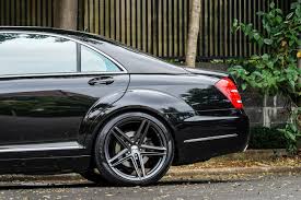 Permaisuri Mercedes Benz S Class W221 On Vossen Vfs5 Mercedes Benz S550 Benz S Class Mercedes Benz