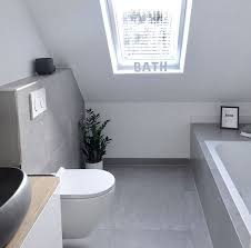 Badezimmer Im Og Mit Dachfenster My Blog Badezimmer Im Og Mit Dachfenster Dachschrage Fenster Graues Badezimmer Bet Badezimmer Grau Dachfenster Badezimmer