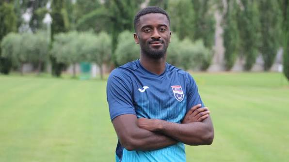 Jordy Hiwula joins The Staggies - RCFC