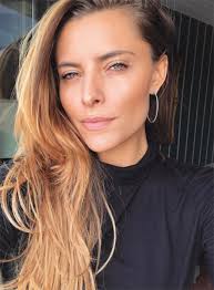 Sophia thomalla verweilt derzeit in berlin, während ihr liebster, gavin rossdale, die bühnen in den usa mit seiner band „bush. The Voice Judge Gavin Rossdale Is Seen Kissing Sophia Thomalla Hello