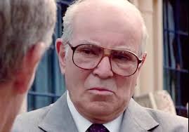 Stephen Elliott (Actor) ~ Alchetron, the free social encyclopedia