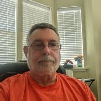 Leslie Potts's Instagram, Twitter & Facebook